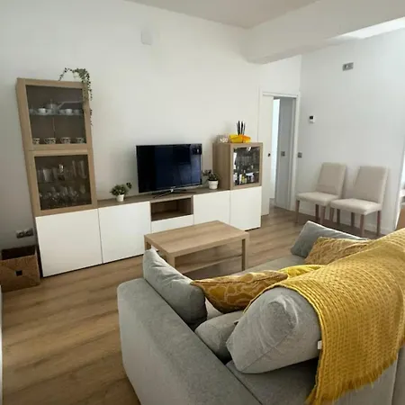 A Pie De Calle Saldaña